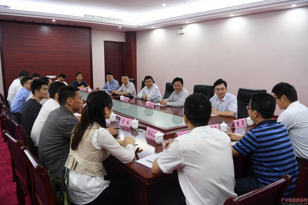 房灵敏勉励自治区纪委驻村工作队 扎根基层 心系群众 以实际行动为脱贫攻坚增添光彩