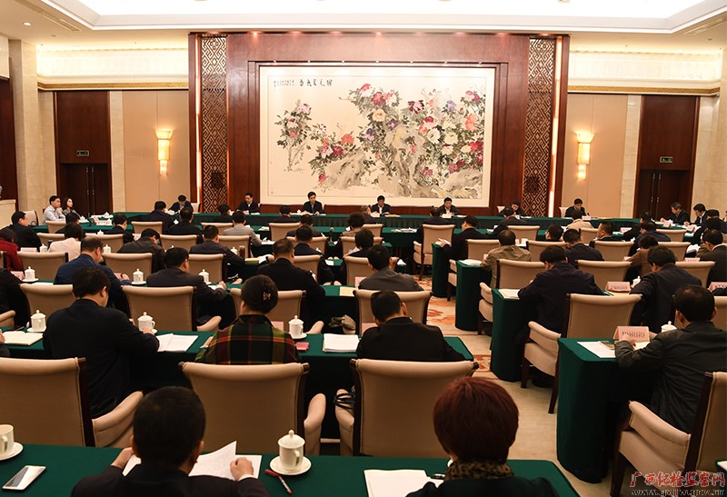 广西召开国家扶贫开发工作重点县纪委书记座谈会