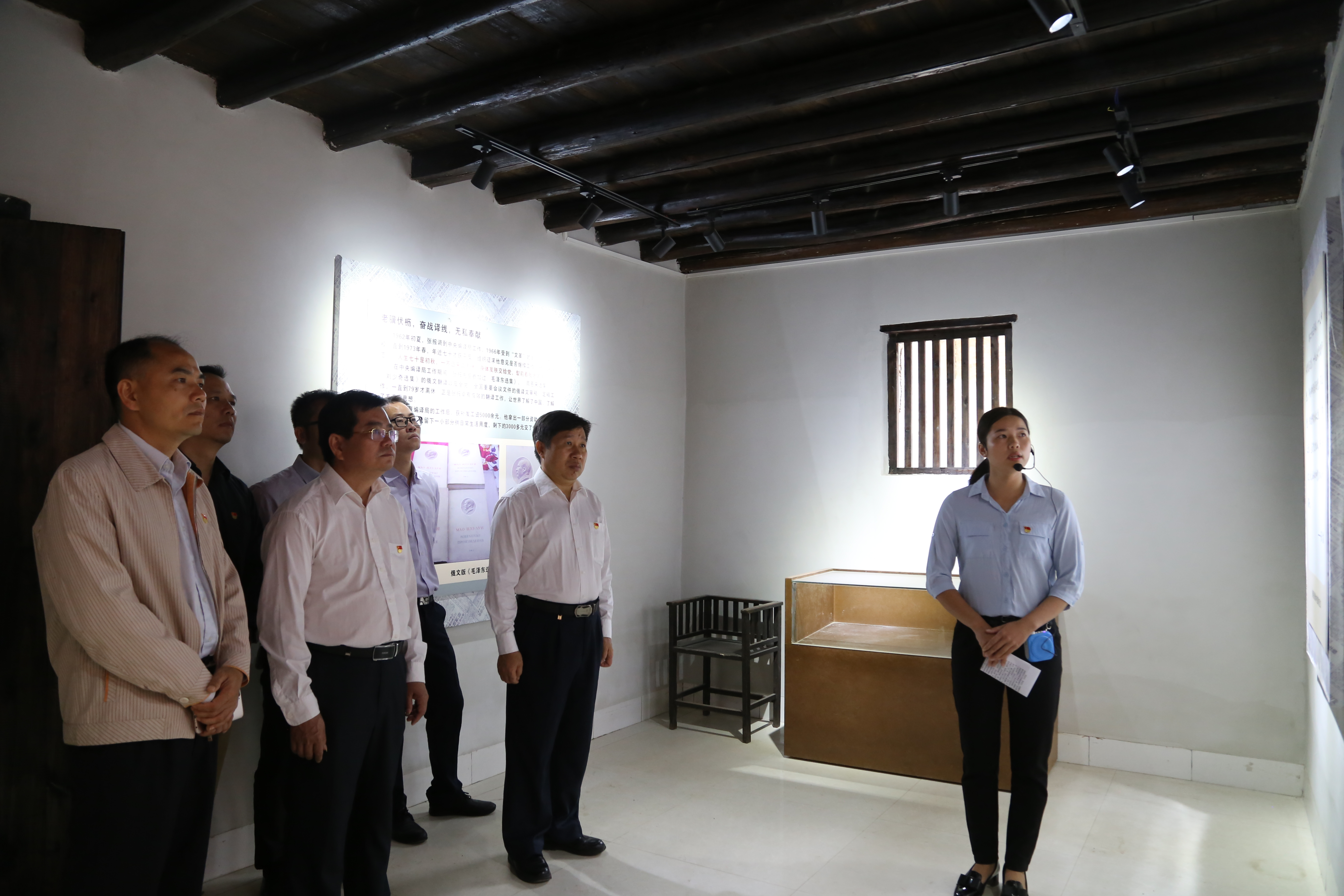 扶绥县纪委机关党支部开展“固定党日+”活动