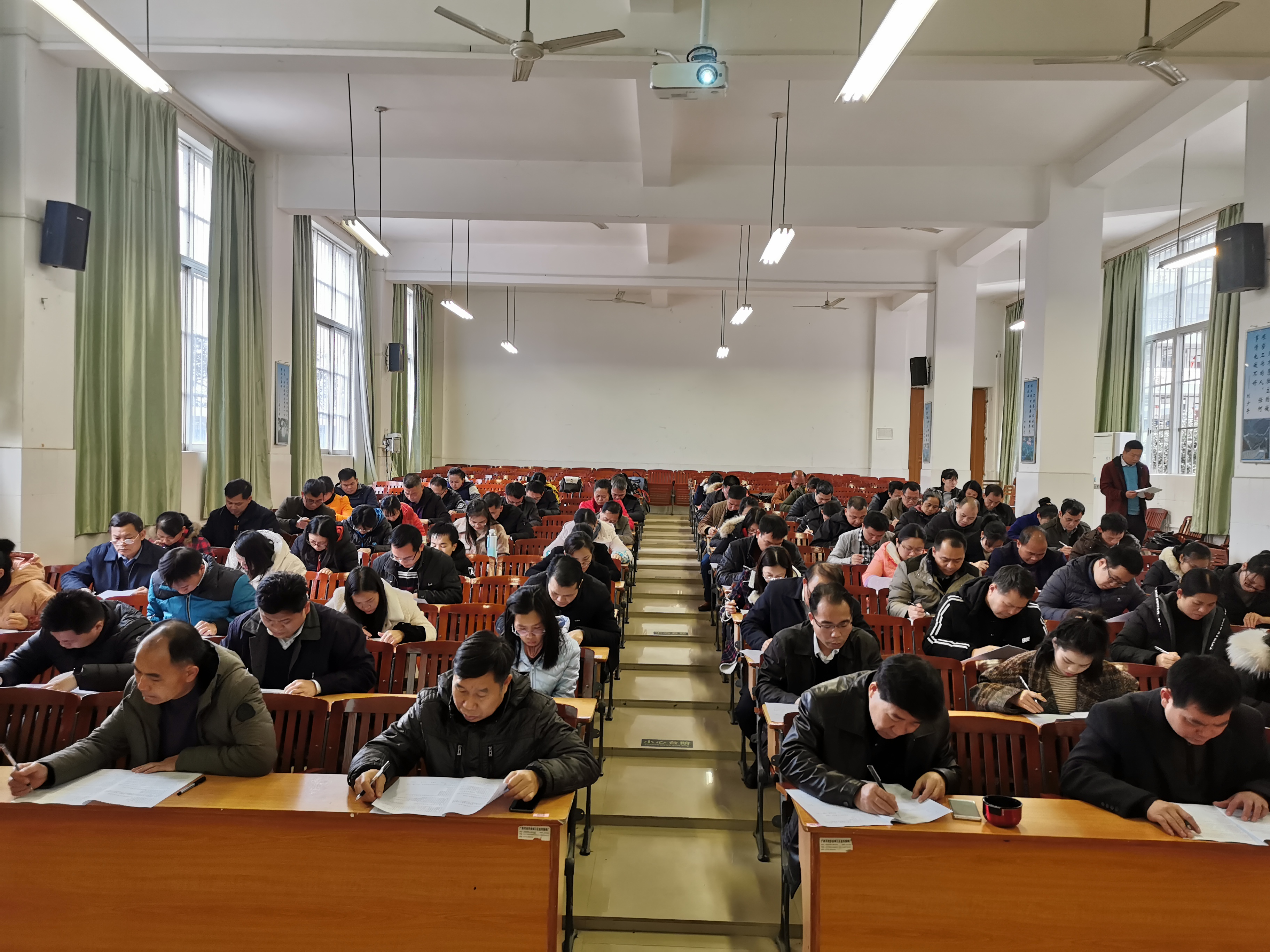 扶绥县纪委监委开展全员培训专项考核测评