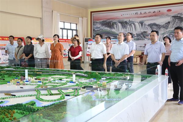 江州区纪委考察组到扶绥县考察学习