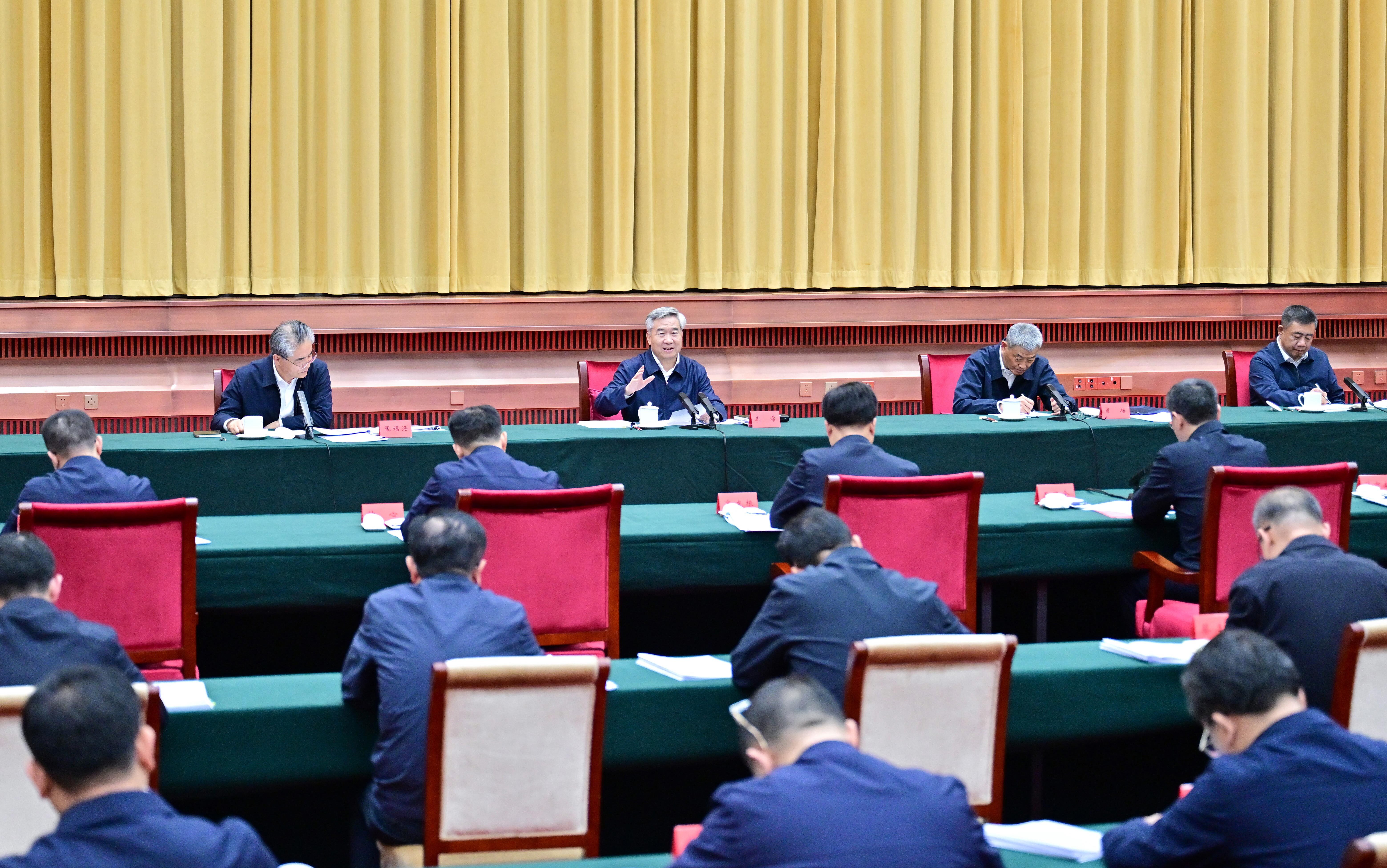 李希在湖南调研时强调 认真贯彻落实中央纪委四次全会精神 扎实开展深入贯彻中央八项规定精神学习教育