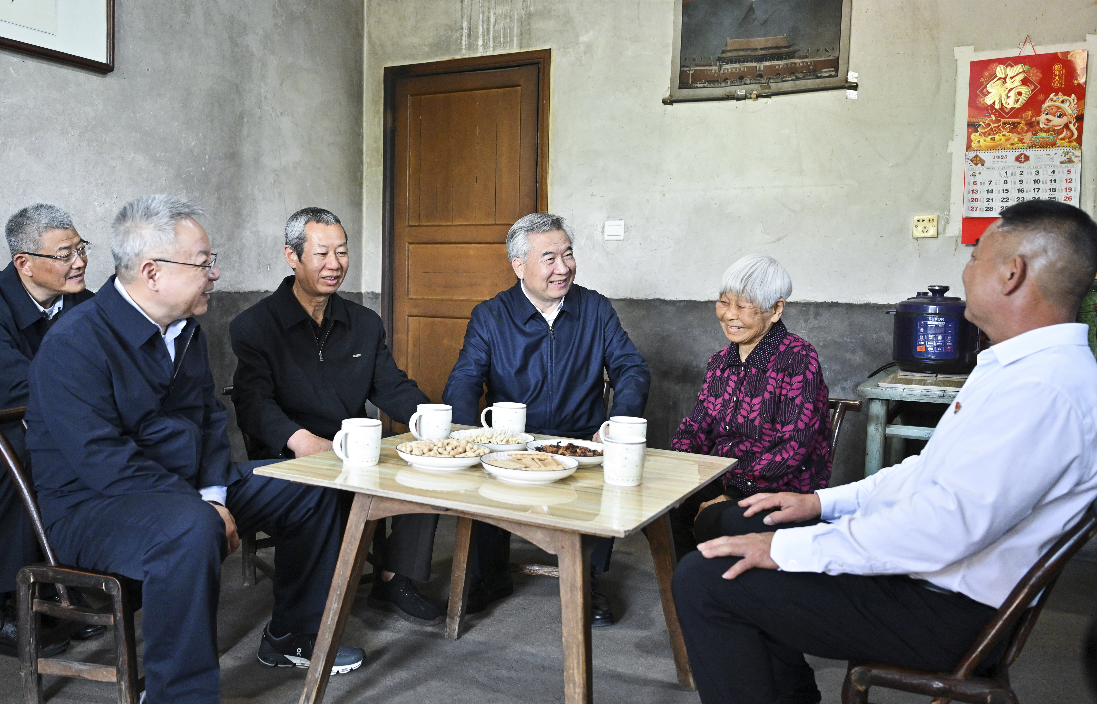 李希在湖南调研时强调 认真贯彻落实中央纪委四次全会精神 扎实开展深入贯彻中央八项规定精神学习教育