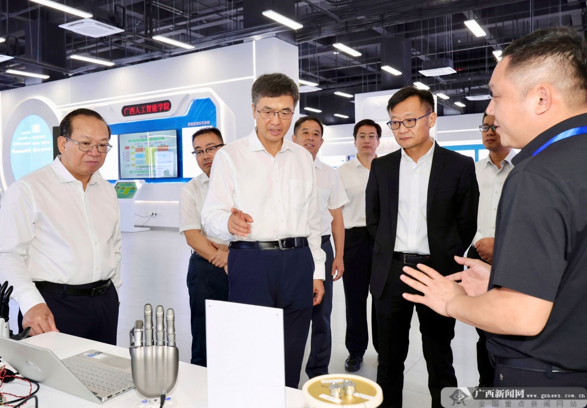 陈刚开展教师节慰问活动并到广西人工智能学院调研